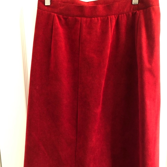 Vintage red suede skirt - Picture 2 of 4